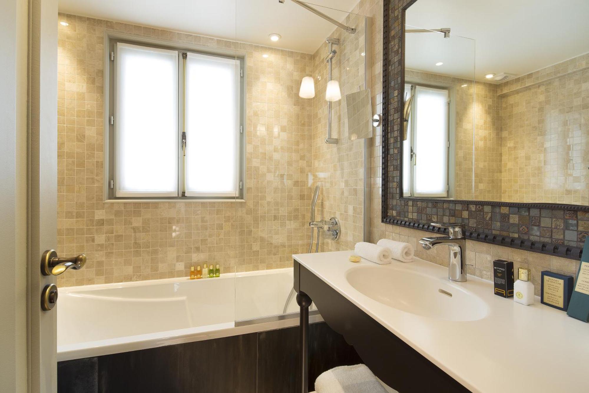 Deluxe Room with spa access